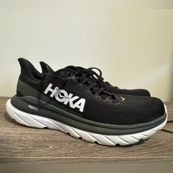 HOKA ONE ONE Mach 4 'Black Dark Shadow' 1113528-BDSD
Men’s 9D - Picture 1 of 13